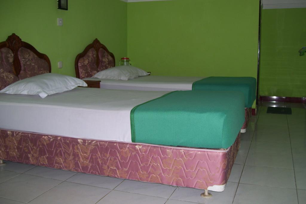 Hotel Bahagia Pangkalanbuun Extérieur photo